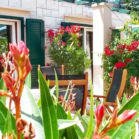 Apartment Gracin - Premium One Bedroom With Terrace A3